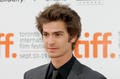 トロント国際映画祭（Toronto International Film Festival）で行われた『Ｄｒ．パルナサスの鏡（The Imaginarium of Doctor Parnassius）』の上映会に出席した俳優アンドリュー・ガーフィールド（Andrew Garfield、2009年9月18日撮影）。(c)AFP/Getty Images/Malcolm Taylor