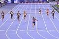 パリ五輪、陸上女子400メートルハードル決勝。トップでゴールする米国のシドニー・マクラフリンレブロニ（手前、2024年8月8日撮影）。(c)Jewel SAMAD / AFP