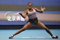テニス、中国オープン、女子シングルス準決勝。リターンを打つココ・ガウフ（2024年10月5日撮影）。(c)GREG BAKER / AFP