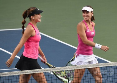 東レパンパシフィックテニス 97 パンフレット サインあり グラフ ヒンギス 2023年10月1日(日)のシングルス決勝戦🏆終了後に実施する