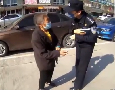 中国江蘇省泰州市、「認知症老人の徘徊（はいかい）見守りシステム」を構築