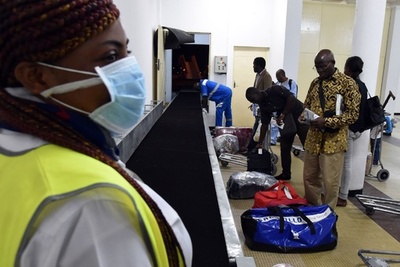 米政府、エボラ流行国からの入国を5空港に制限