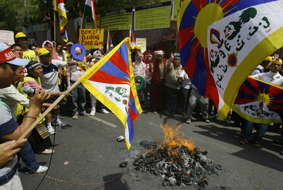 インド、聖火リレーの警備体制に自信、抗議活動は続く