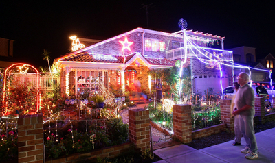 クリスマス恒例、家々を彩るイルミネーション 豪シドニー
