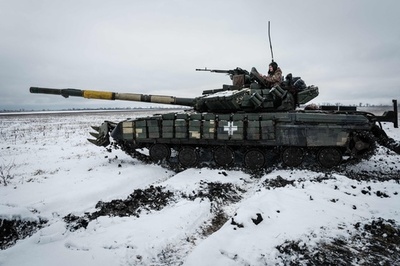 もっと戦車と砲弾を ウクライナ東部の前線部隊