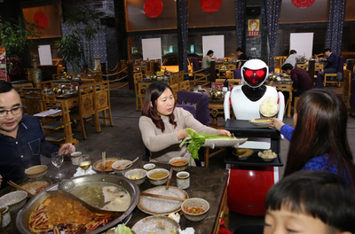 中国人の昨年の外食消費67兆円　若年層がけん引、でも中華料理はイマイチ？