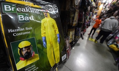 ハロウィーン直前、今年は防護服の衣装も エボラ意識？ 米国