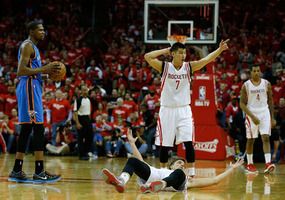 サンダーが準決勝進出、グリズリーズと対戦へ NBAプレーオフ