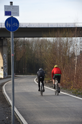ドイツ初、自転車用の高速道路が開通