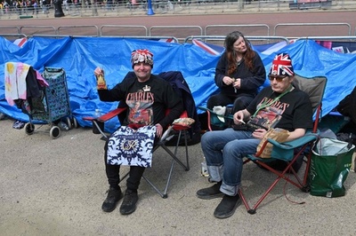 英王室大ファン、すでに寝泊まりして場所取り 戴冠式