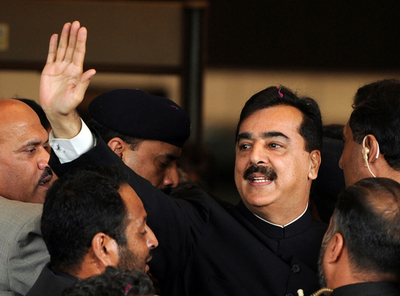 パキスタンのギラニ首相、法廷侮辱罪で有罪