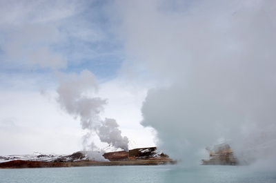 火山深部へ掘削、新たな地熱エネルギー開発 アイスランド