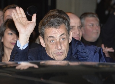 UMP党首にサルコジ前仏大統領選出、政界引退宣言から2年半