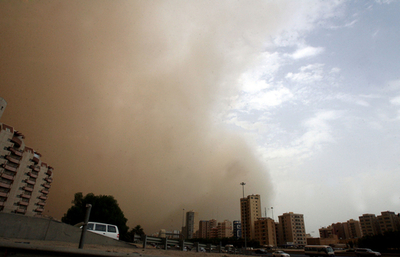 砂嵐に見舞われたクウェート市