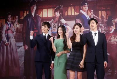 新ドラマ「夜警日誌」の制作発表会、チョン・イルやユンホが出席