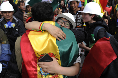 ボリビアのモラレス大統領、辞意表明 軍と警察の要求受け