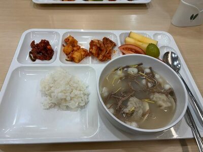 韓国・李在明大統領、新年最初の食事は「トック」…「2026年を大飛躍の元年に」