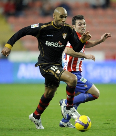 セビージャ アウェーでヒホンに敗れ2連敗