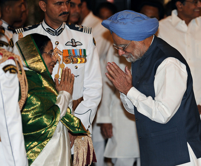 シン首相が2期目の就任宣誓、インド