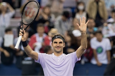 フェデラー、シュワルツマンに苦戦も3回戦へ 上海マスターズ