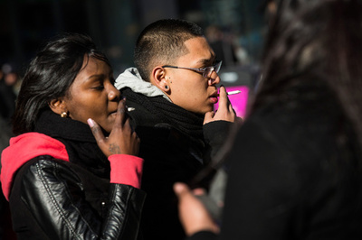 米NY市、たばこ購入年齢21歳に引き上げ