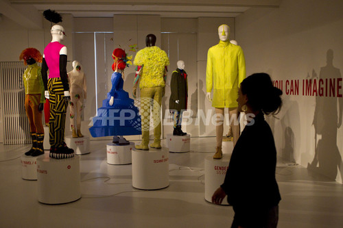 アントワープでウォルター・ヴァン・ベイレンドンク回顧展 アントワープでウォルター・ヴァン・ベイレンドンク回顧展