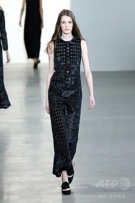 フェミニンさを併せ持つ強い女性をイメージ カルバン クライン コレクション 15 16年秋冬 写真41枚 ファッション ニュースならmode Press Powered By Afpbb News