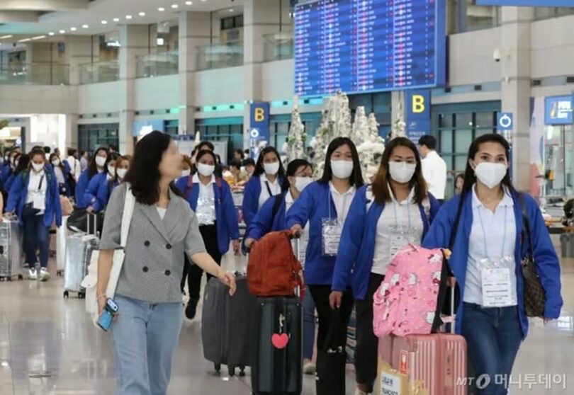 仁川国際空港から入国するフィリピン労働者ら＝写真は記事の内容とは関係ありません(c)MONEYTODAY