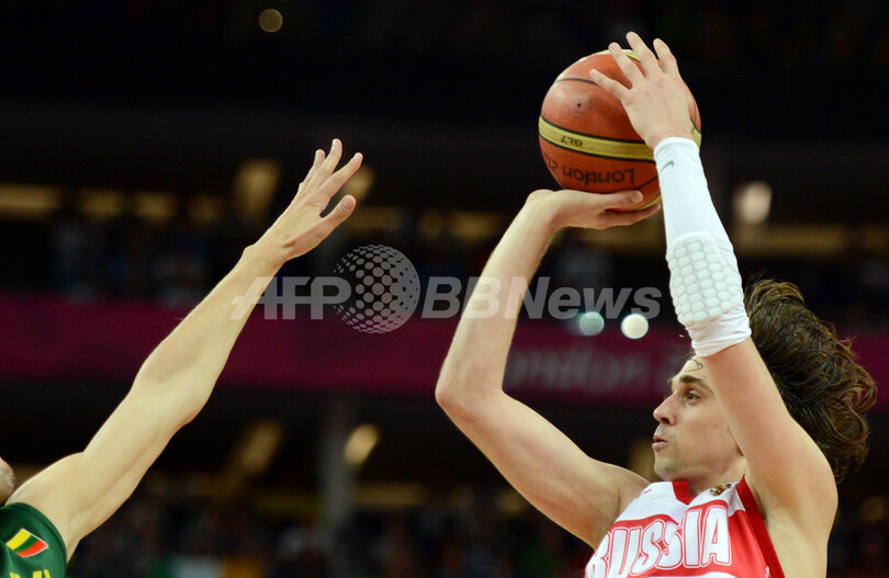 ロシアがリトアニアを下し準決勝へ、男子バスケットボール
