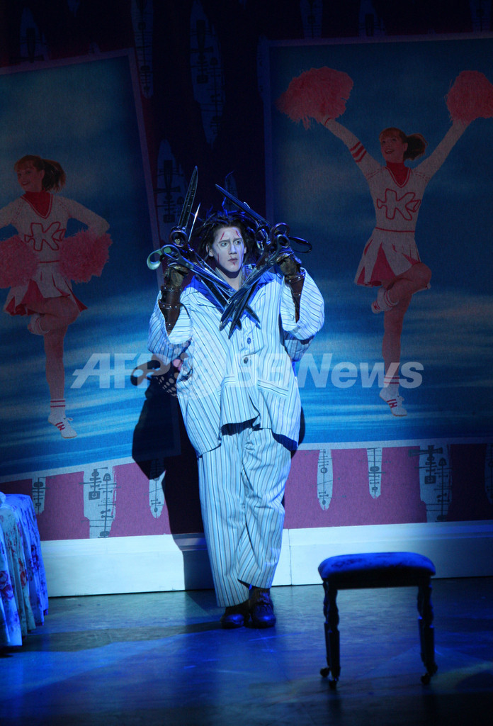 ダンス・ミュージカル『シザーハンズ』パリで上演