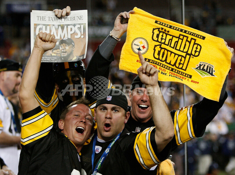 観戦を楽しむファン、NFL第43回スーパーボウル