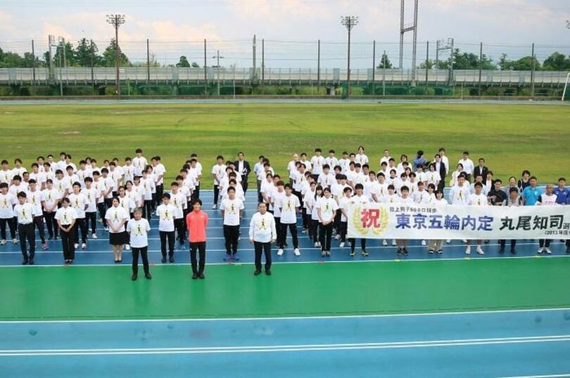 びわこ成蹊スポーツ大学が卒業生 丸尾知司選手の壮行会を開催 東京オリンピック陸上男子50km競歩に出場内定 写真1枚 国際ニュース Afpbb News