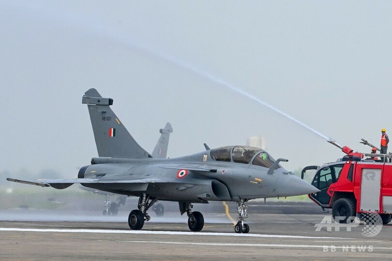 インドで仏ラファール戦闘機が就役、敵対国への「強いメッセージ」
