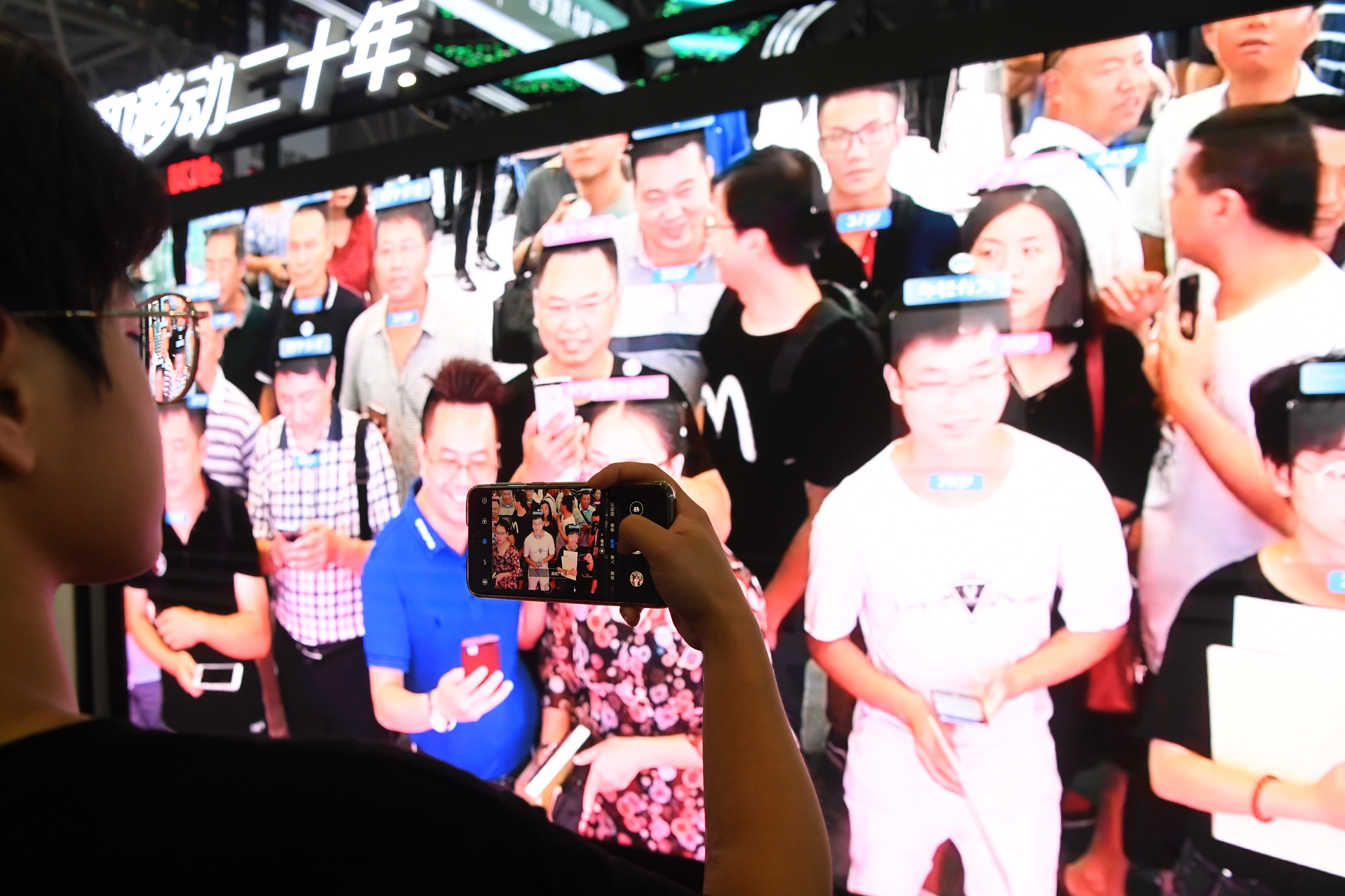 5G基地局を5万カ所整備 中国、年内に50都市で 5G基地局を5万カ所整備 中国、年内に50都市で