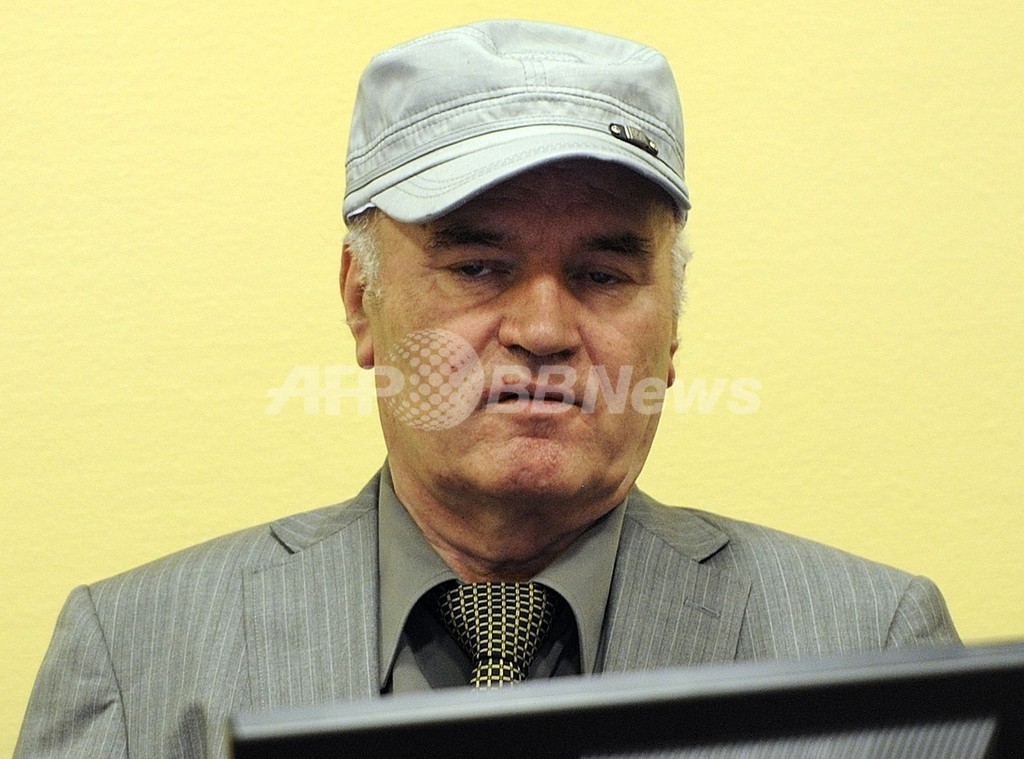 ムラディッチ被告が初出廷、「不愉快きわまる起訴」と罪状認否を拒否 ムラディッチ被告が初出廷、「不愉快きわまる起訴」と罪状認否を拒否