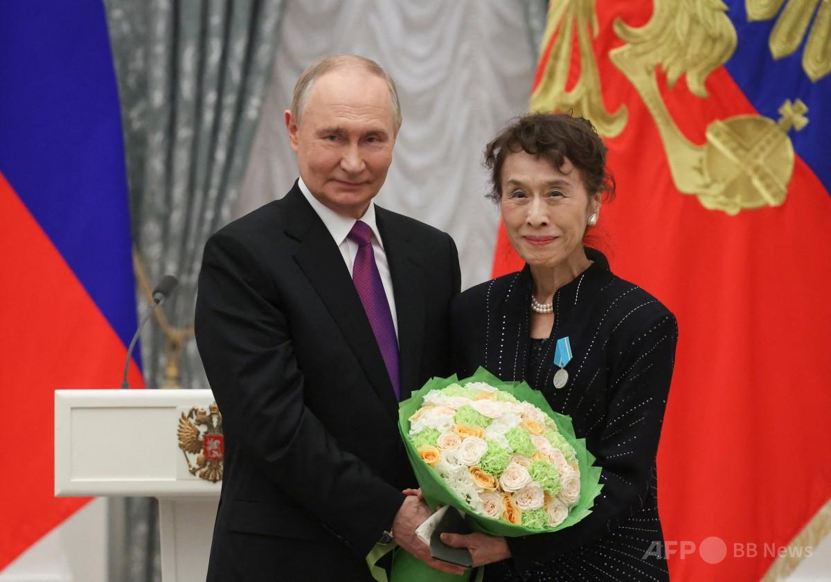 プーチン大統領、栗原小巻さんに文化勲章 ロシア文化フェス委員長 写真