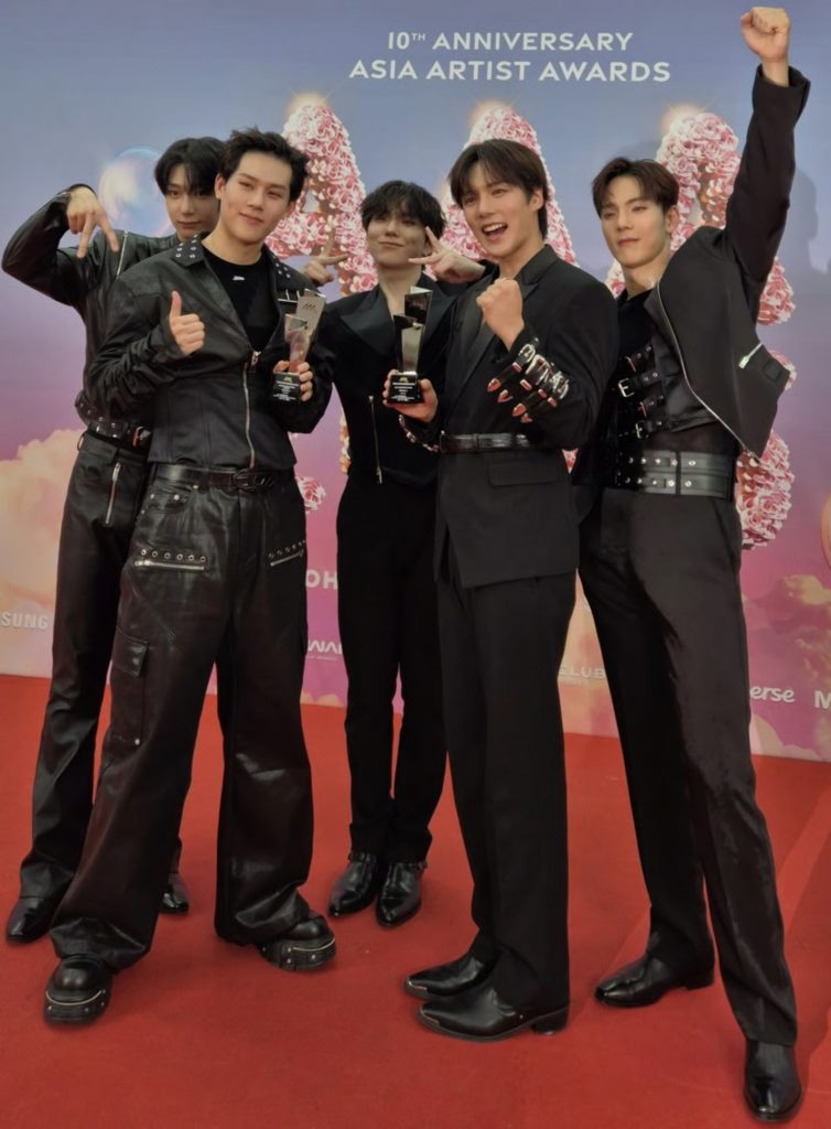 MONSTA X、AAAでもデビュー10周年の存在感 写真枚 国際ニュース：AFPBB