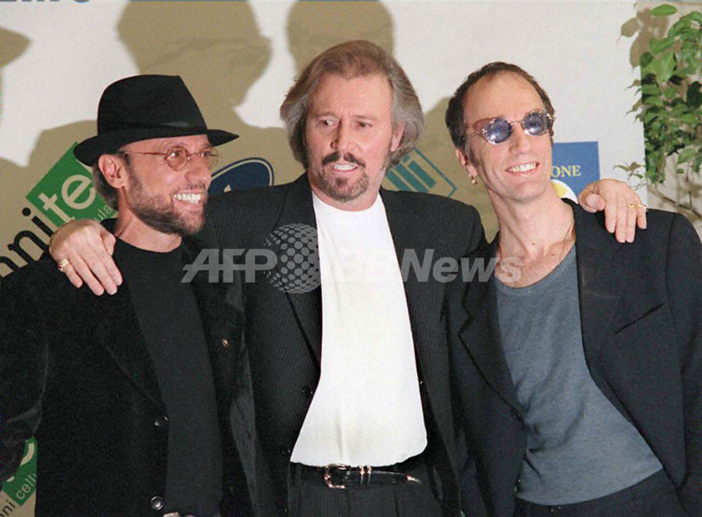 「ビージーズ」のロビン・ギブさんが死去、メンバーはバリーさん1人に 写真11枚 国際ニュース:AFPBB News