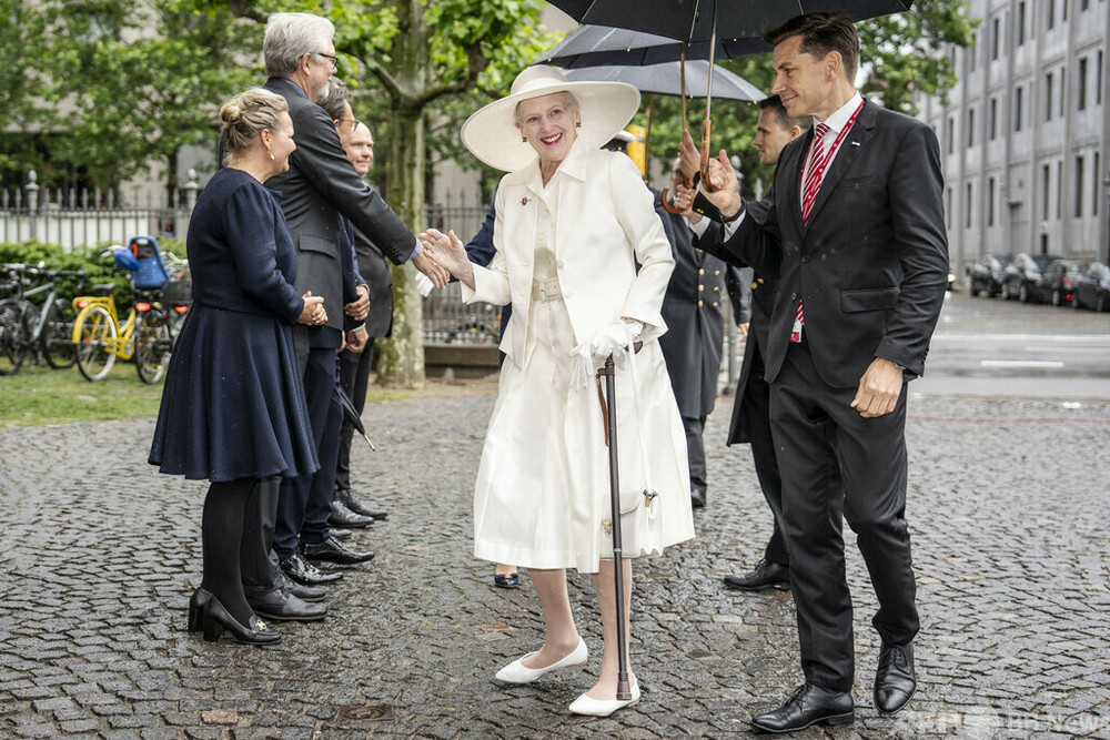 84歳マルグレーテ2世、転倒して骨折 デンマーク王室 写真8枚 国際