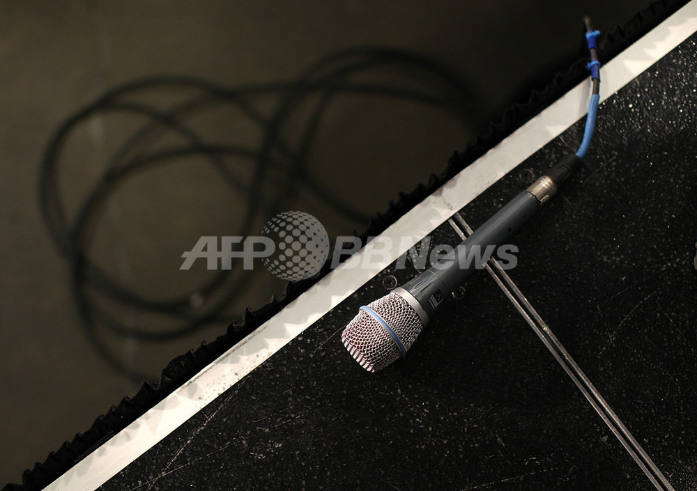 政治家は「低い声」のほうが有利、当選確率高いと米研究者 写真1枚 国際ニュース:AFPBB News