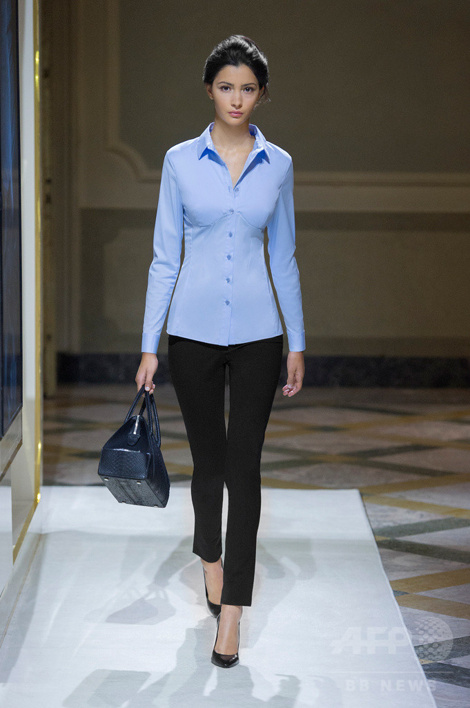 「ラペルラ」17年春夏