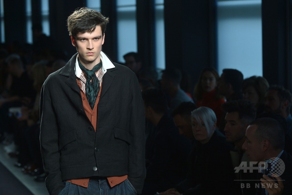 コーデュロイ素材で快適さを追求、「ボッテガ・ヴェネタ」15/16年秋冬メンズ