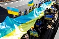 東京都内で行われたロシアのウクライナ侵攻に抗議するデモ（2022年3月5日撮影）。(c)Behrouz MEHRI / AFP