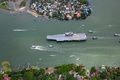 インド南部ケララ州コチを出港する国産空母「ビクラント」。インド海軍提供（2021年8月4日撮影、公開）。(c)AFP PHOTO /Indian Navy