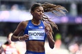 パリ五輪、陸上女子200メートル予選に臨む米国のガブリエル・トーマス（2024年8月4日撮影）。(c)Jewel SAMAD / AFP
