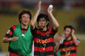 サッカーAFCチャンピオンズリーグ2009準決勝、ウンム・サラール対浦項スティーラース第2戦。勝利に歓喜する浦項スティーラースの選手。（2009年10月28日撮影）(c)AFP
