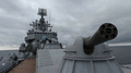 クリミア半島セバストポリ沖の黒海で実施された軍事演習に参加したロシアのミサイル巡洋艦「モスクワ」。ロシア国防省が公開した映像より（2022年2月18日公開、資料写真）。(c)AFP PHOTO /  RUSSIAN DEFENCE MINISTRY