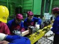 「中国還流器2号M」本体コイルシステムを製造する東方電機のスタッフ（撮影日不明）。(c)Xinhua News