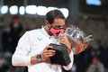 2020年の全仏オープンで13回目の優勝を果たしたラファエル・ナダル（2020年6月11日撮影）。(c)Anne-Christine POUJOULAT / AFP
