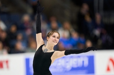 レビトが女子SP首位 渡辺倫果3位 スケートアメリカ